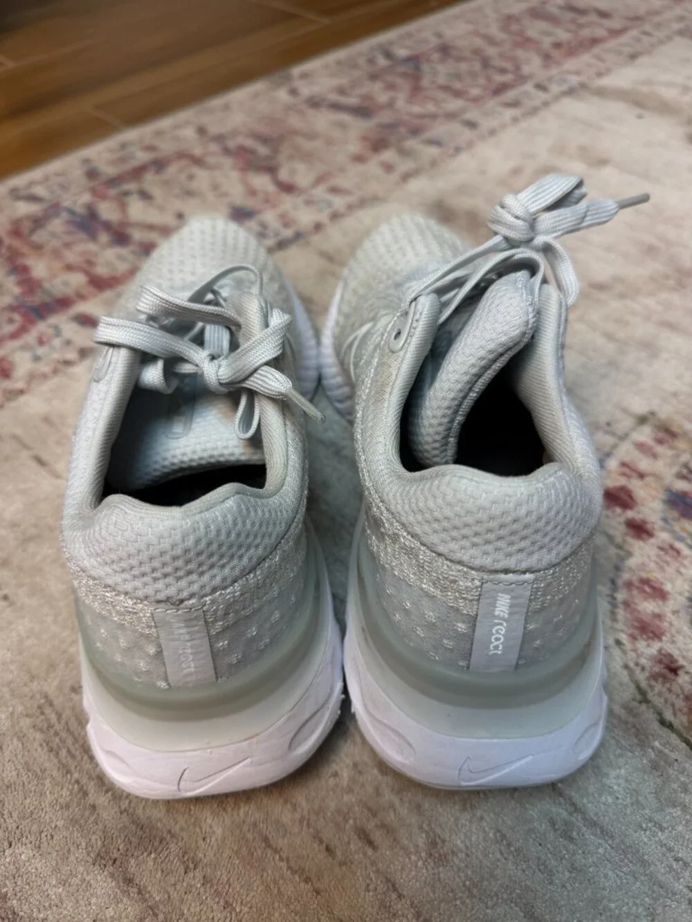 Nike React Infinity  Women's Silver Sneakers Size 8 in Great Shape